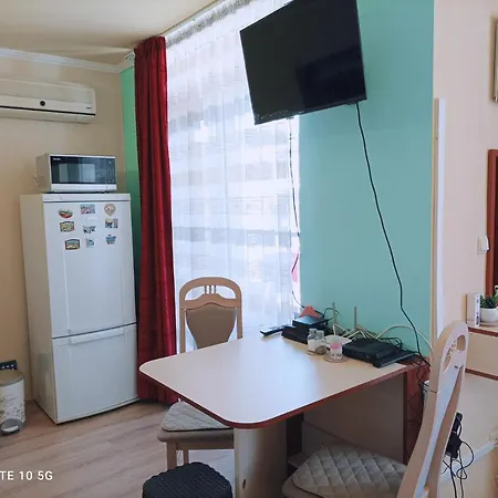 Apartman 1+Kk Na Slunecnim Pobrezi شقة ساني بيتش