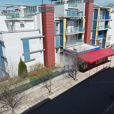 Apartman 1+Kk Na Slunecnim Pobrezi * ساني بيتش